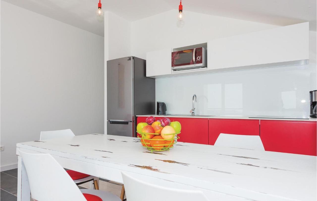 Cozy Apartment In Brodarica With Wifi Exterior foto